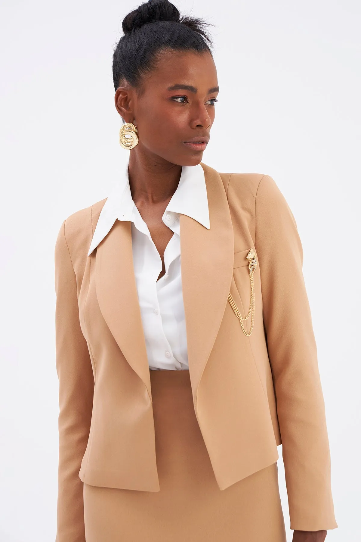 Brooch Detailed Short Jacket without button - CAMEL