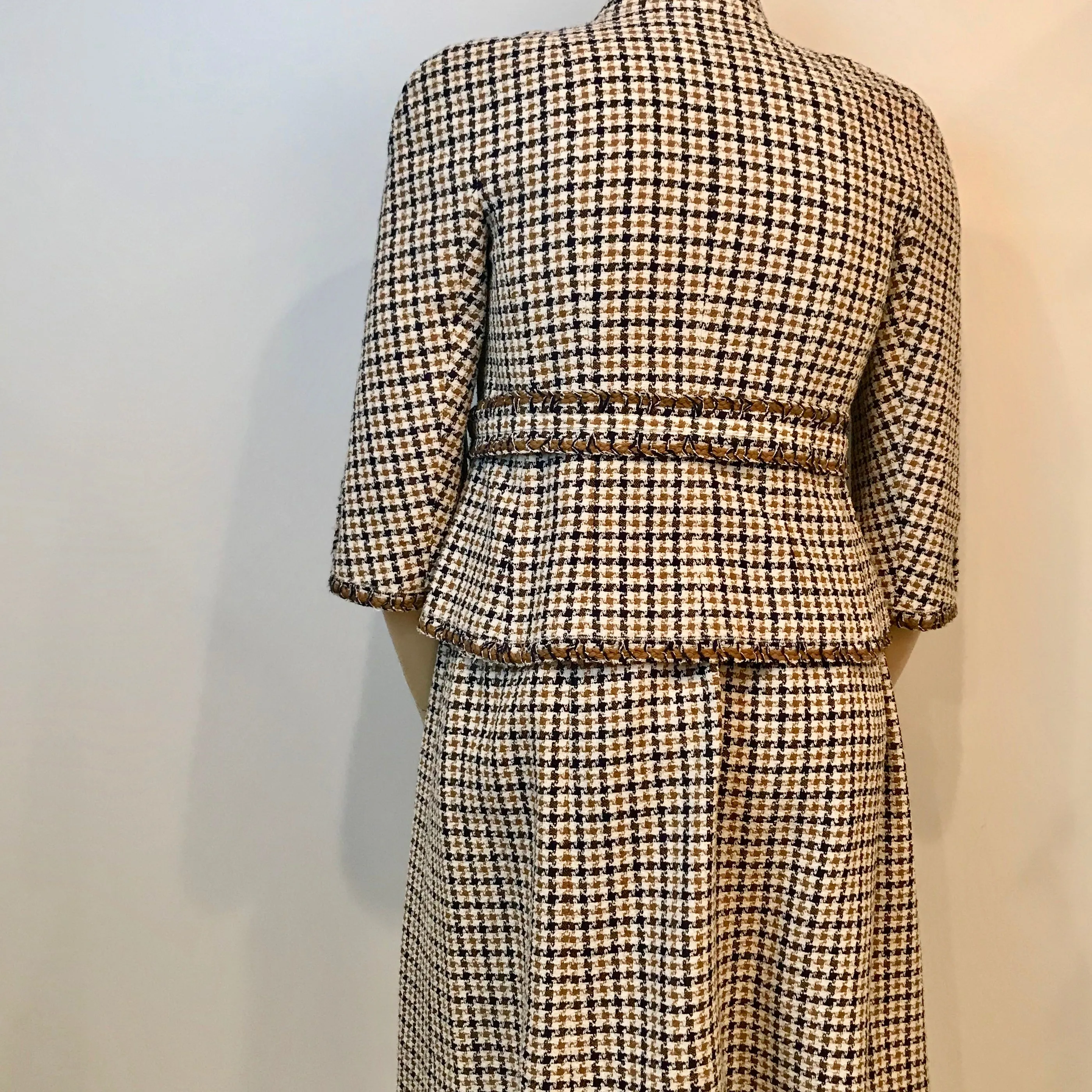 Chanel 08P, 2008 Spring 2 piece plaid tweed skirt suit jacket set size 10/12