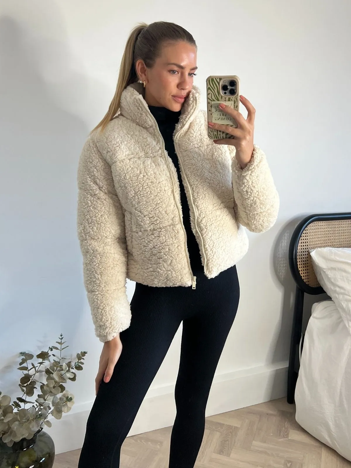 Oversized Teddy Cropped Puffer Jacket / Cream